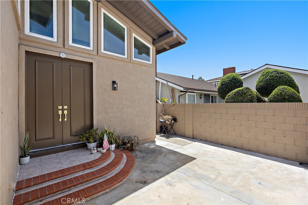 1570 W Tedmar