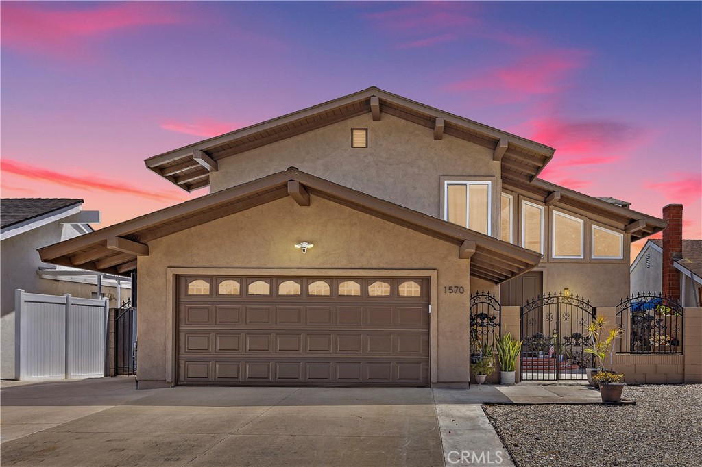 1570 W Tedmar