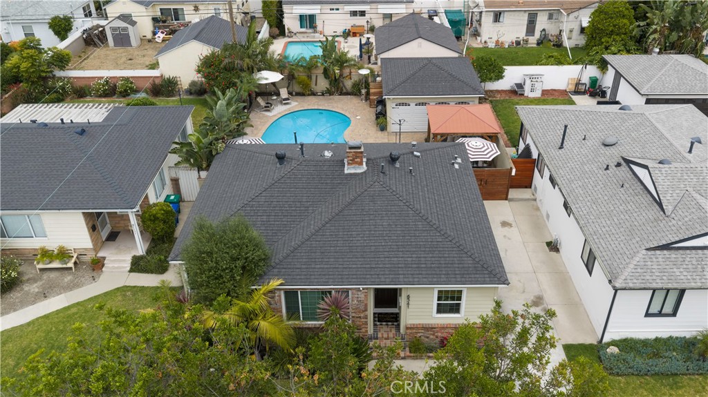 6541 E Walkerton