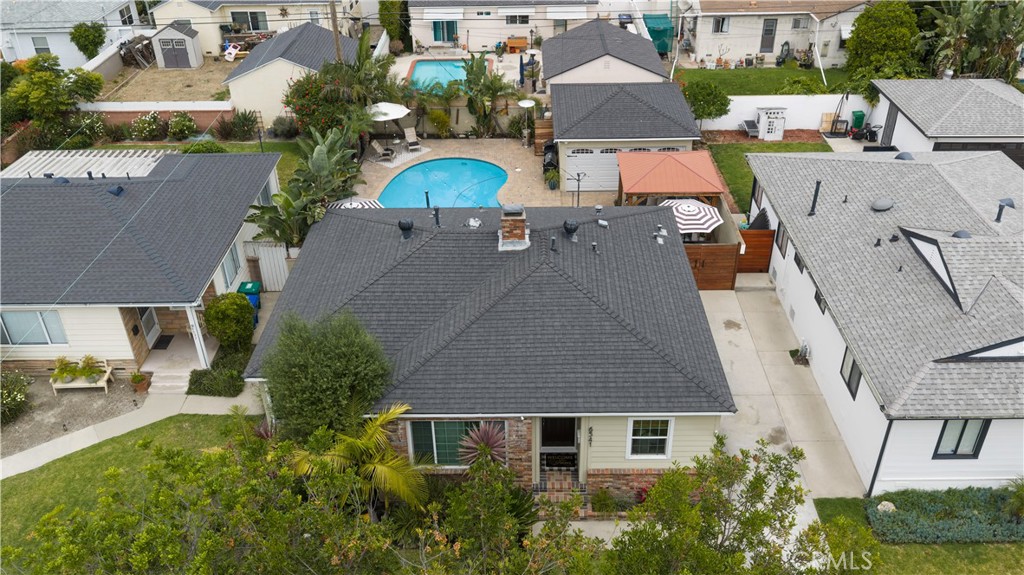 6541 E Walkerton