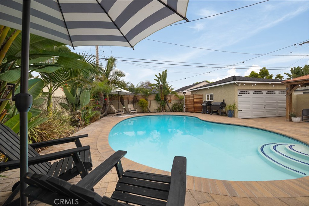 6541 E Walkerton