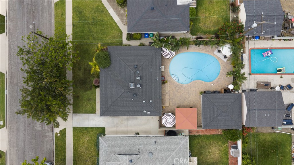 6541 E Walkerton
