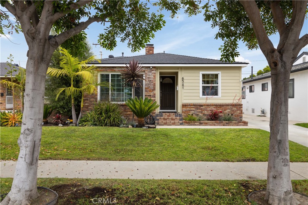6541 E Walkerton