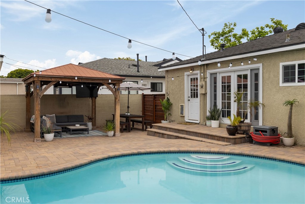 6541 E Walkerton