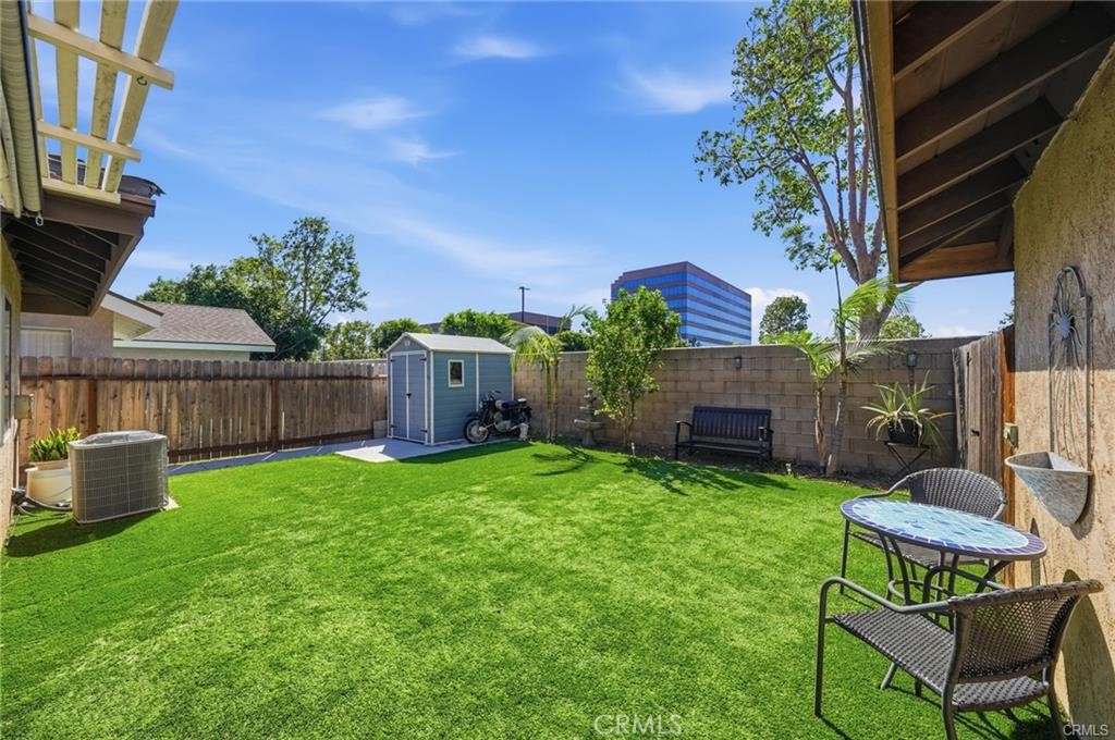 3702 W Park Central