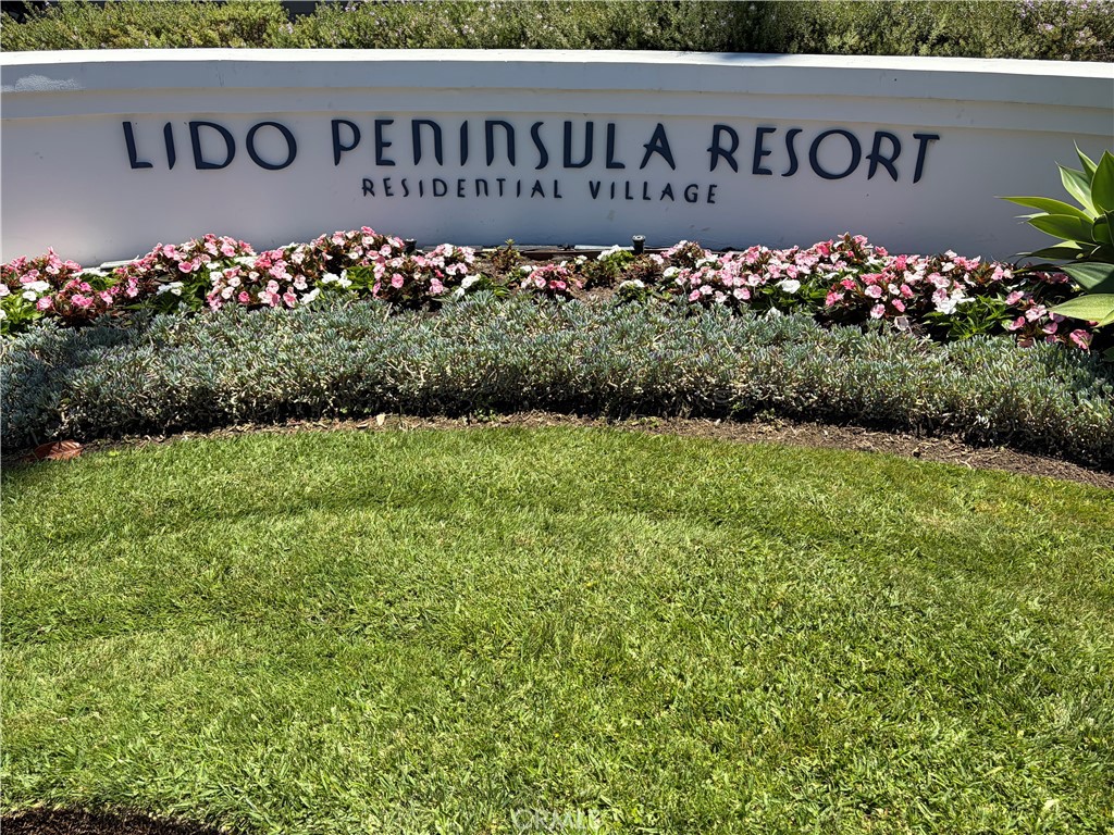 39 El Paseo