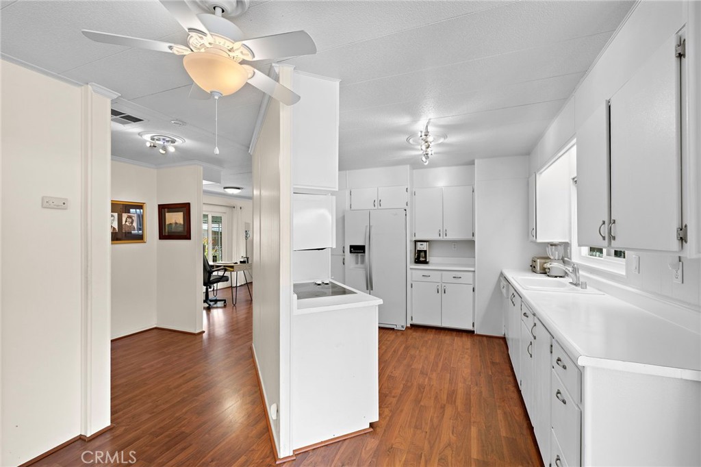 24001 Muirlands Boulevard 122