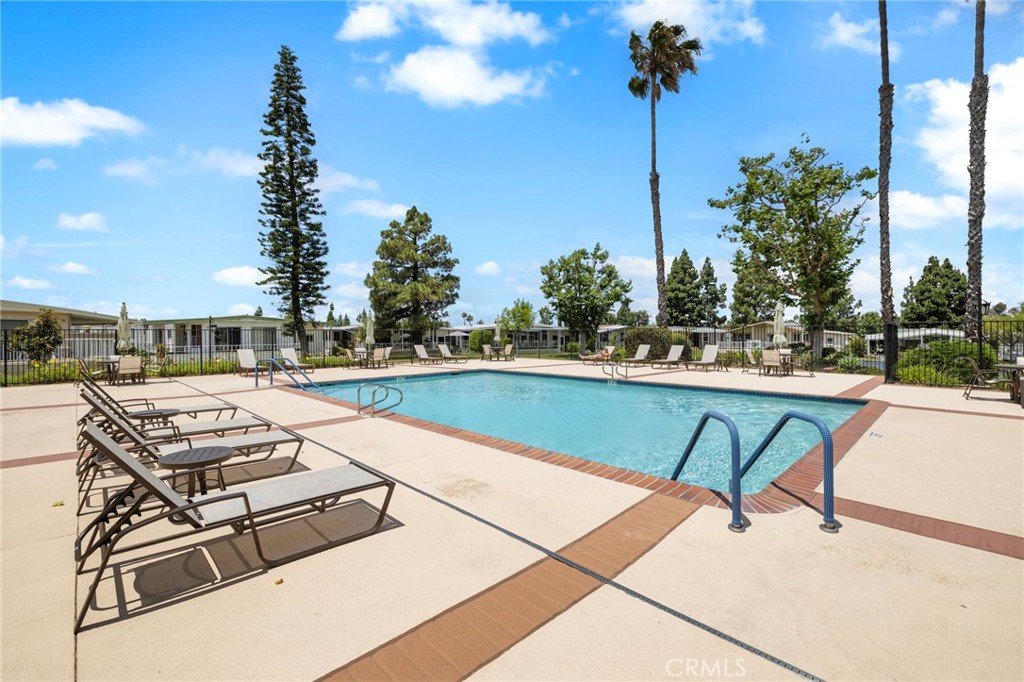 24001 Muirlands Boulevard 122