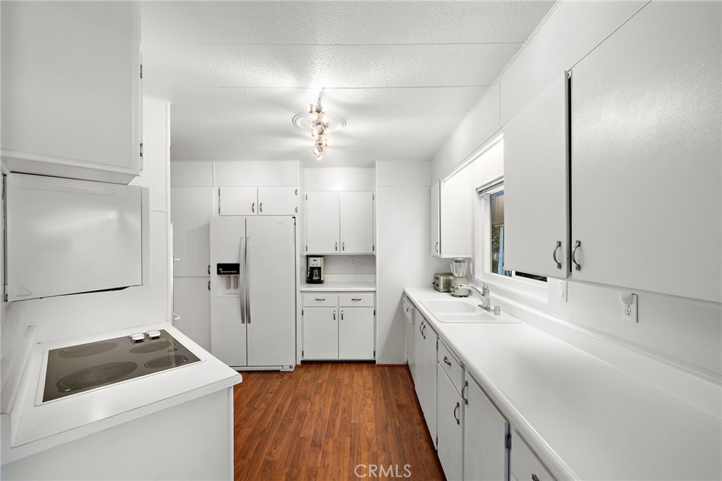 24001 Muirlands Boulevard 122