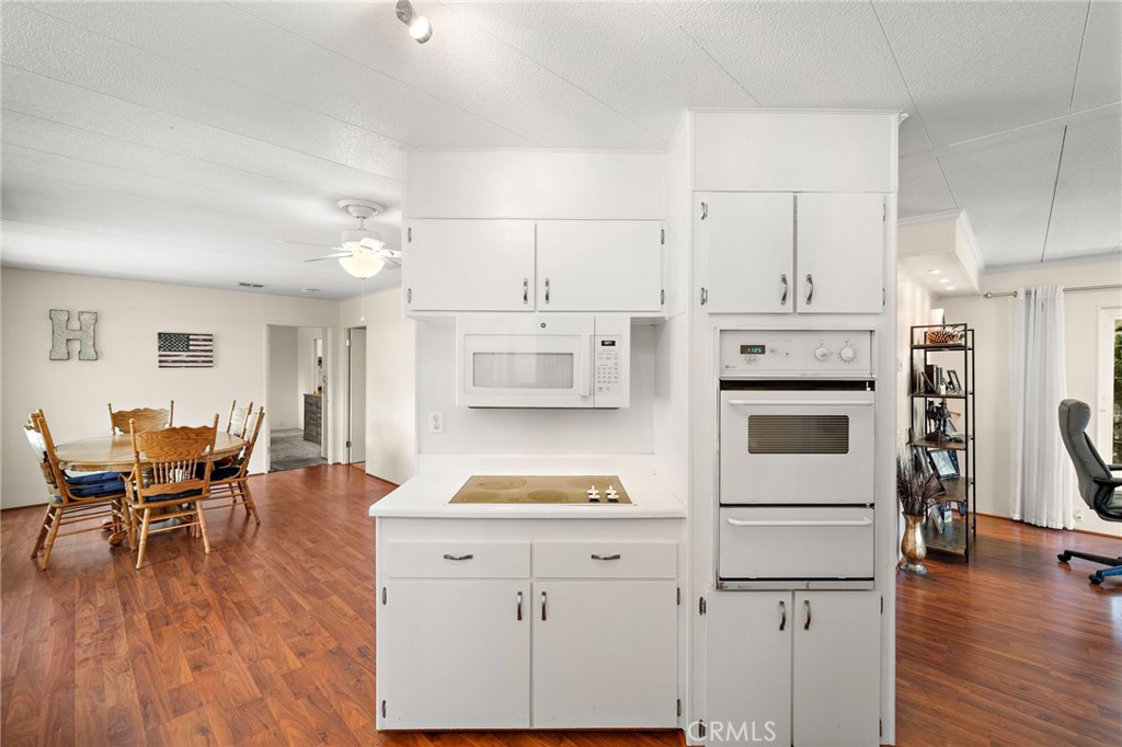 24001 Muirlands Boulevard 122