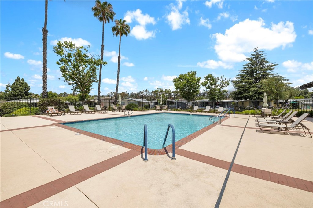24001 Muirlands Boulevard 122
