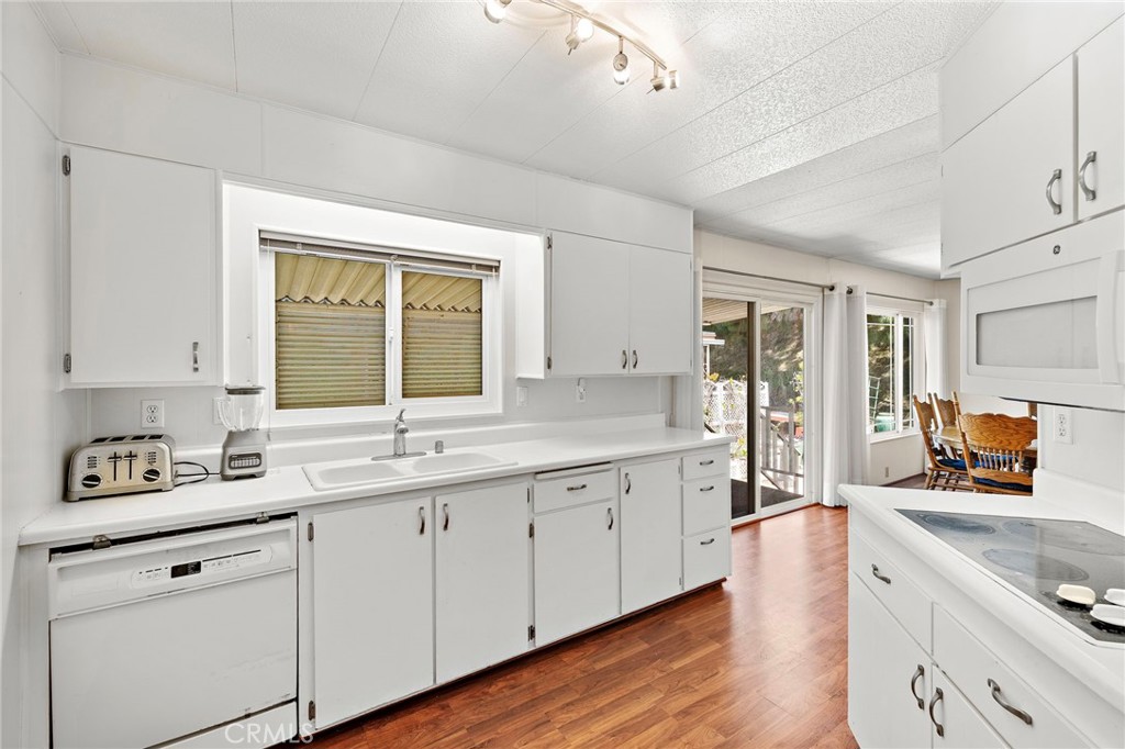 24001 Muirlands Boulevard 122