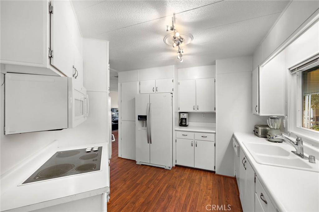 24001 Muirlands Boulevard 122