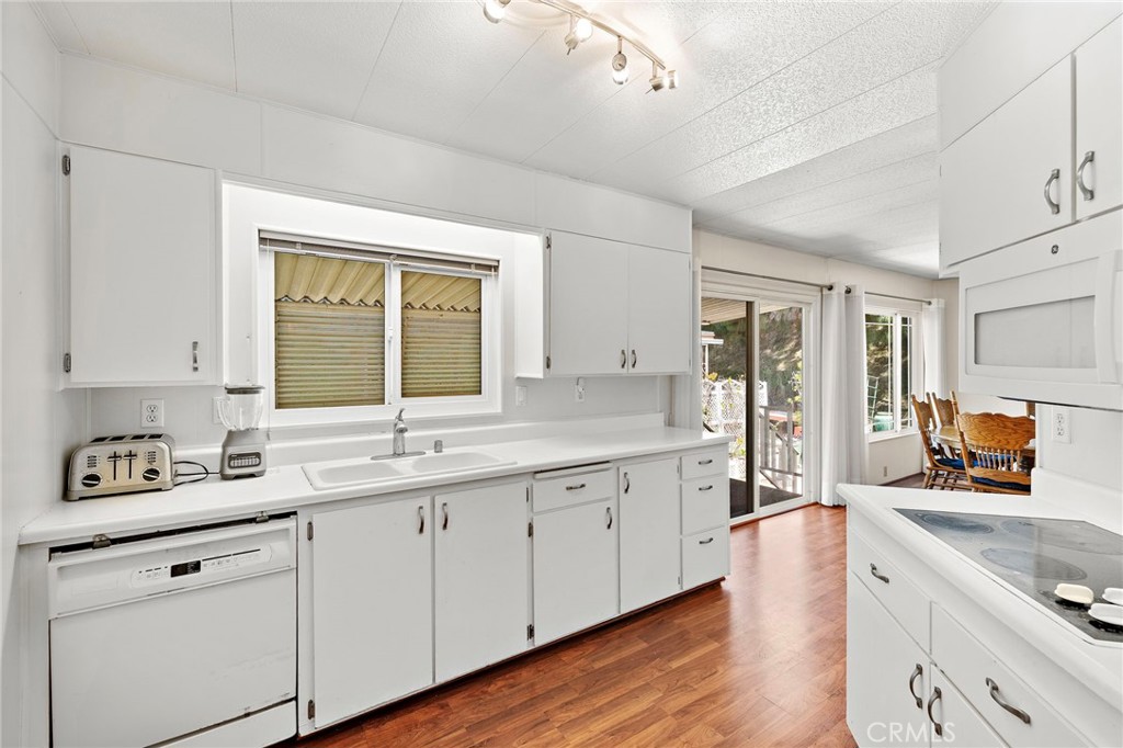 24001 Muirlands Boulevard 122