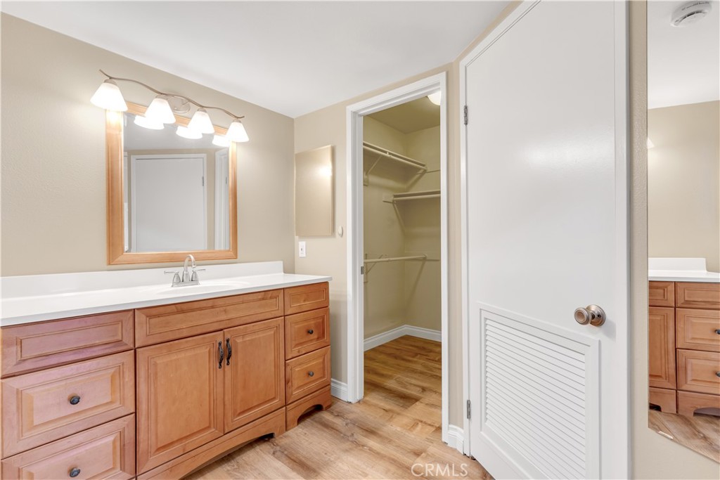 25761 Le Parc 72
