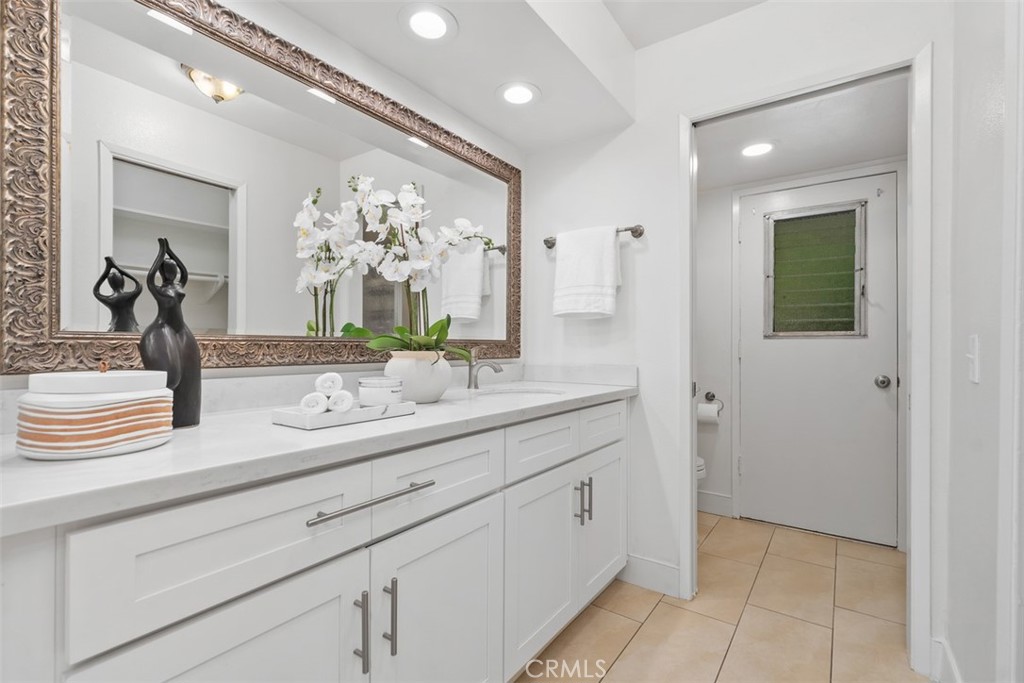 9001 Oceanwood Drive