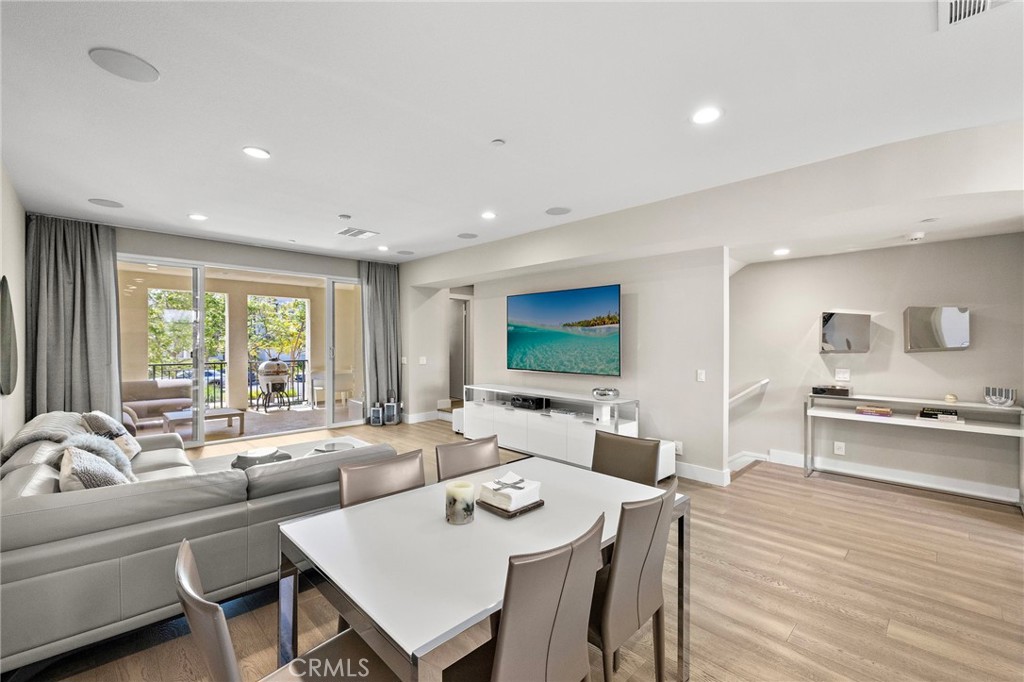 745 Beacon