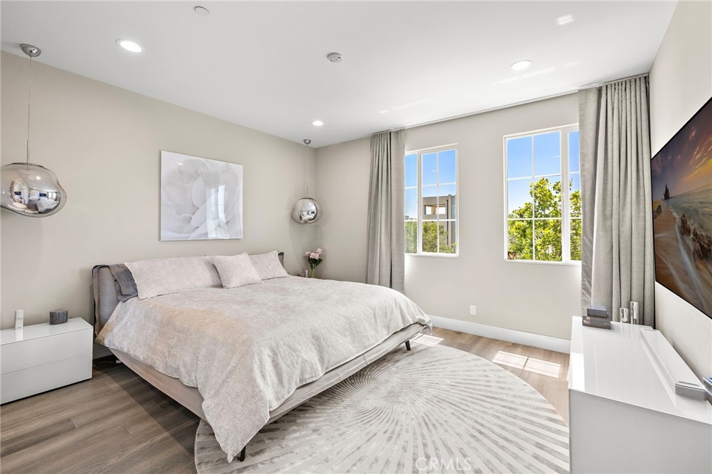745 Beacon
