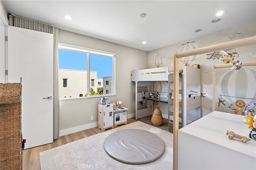 745 Beacon