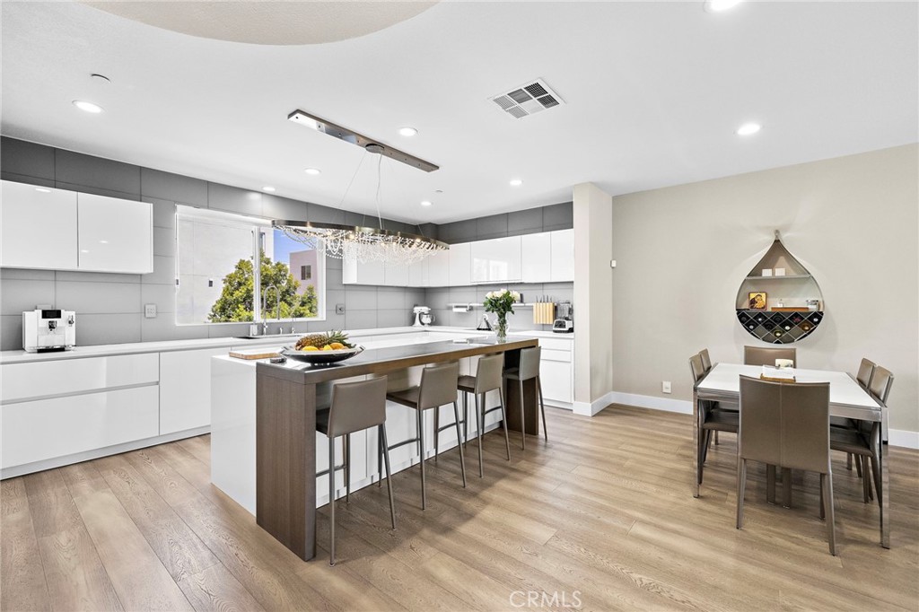 745 Beacon