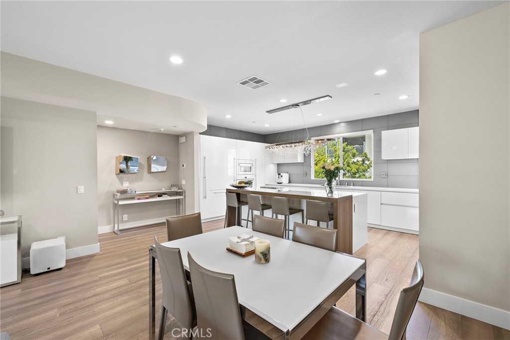 745 Beacon