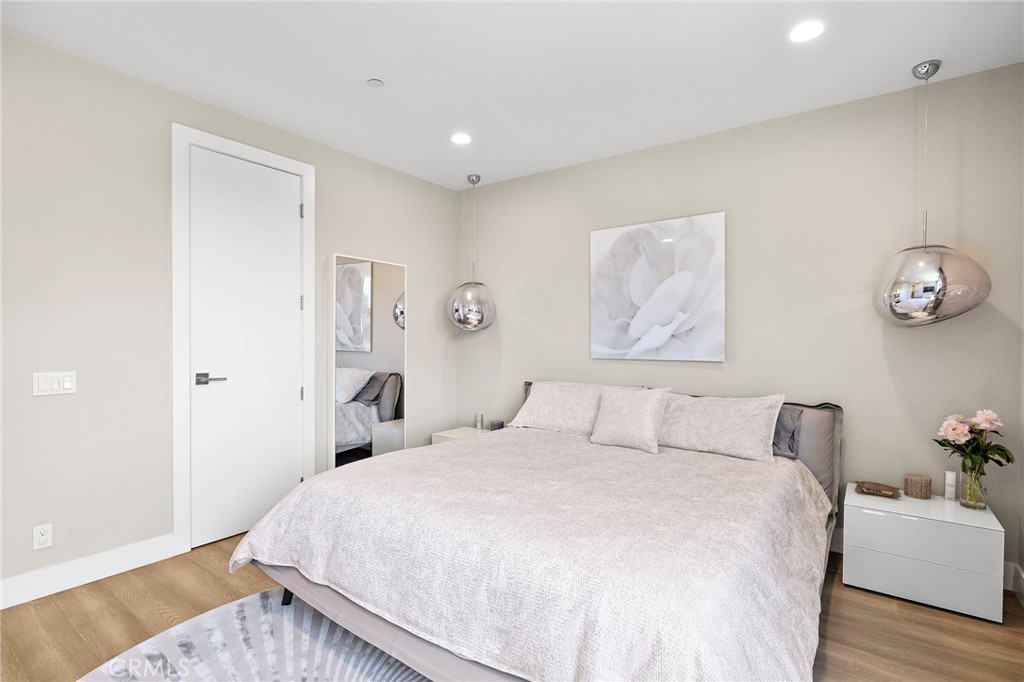 745 Beacon