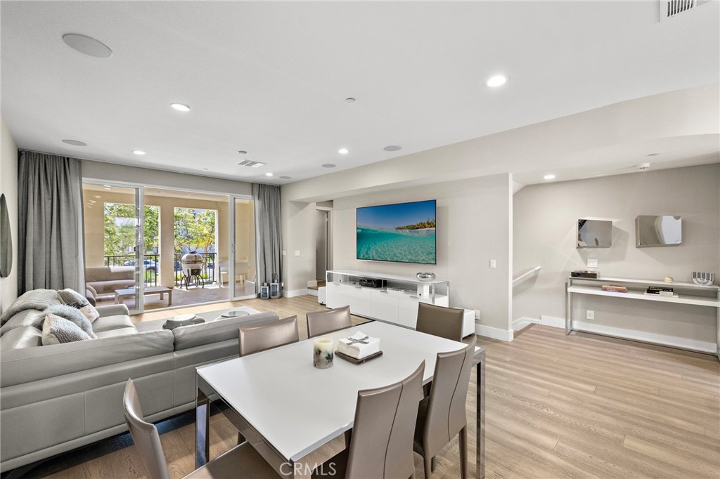 745 Beacon