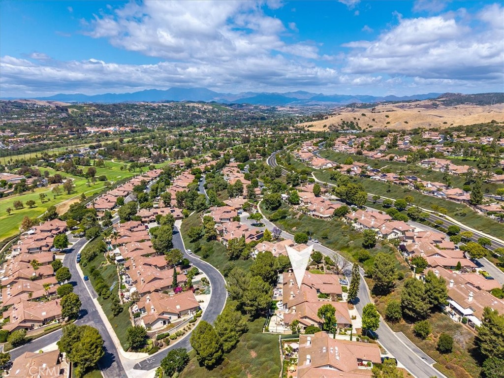 27355 Paseo Laguna