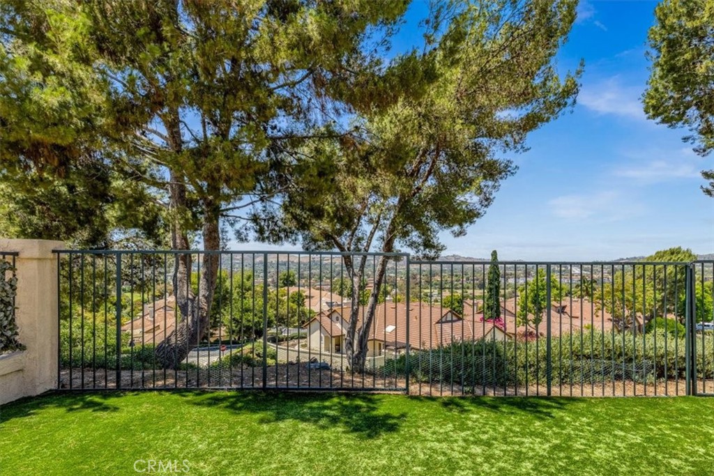 27355 Paseo Laguna