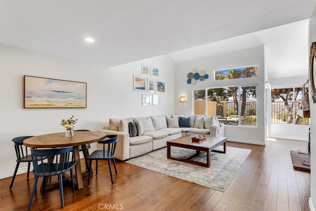 27355 Paseo Laguna