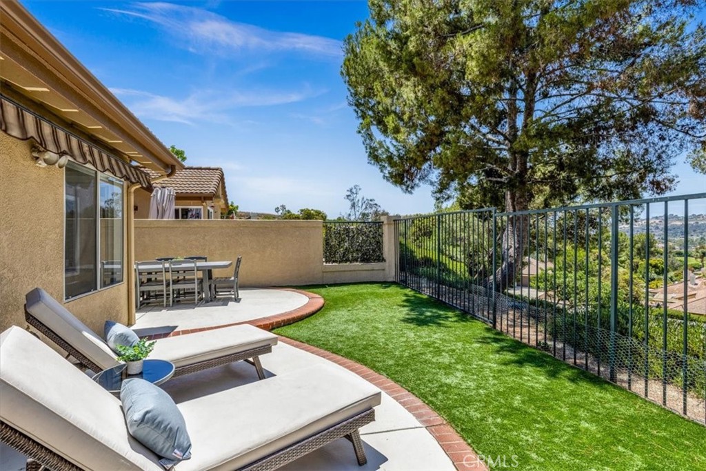 27355 Paseo Laguna