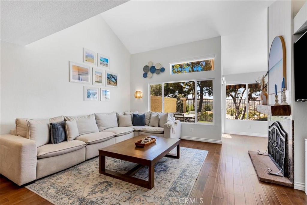 27355 Paseo Laguna