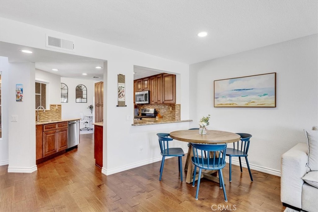 27355 Paseo Laguna