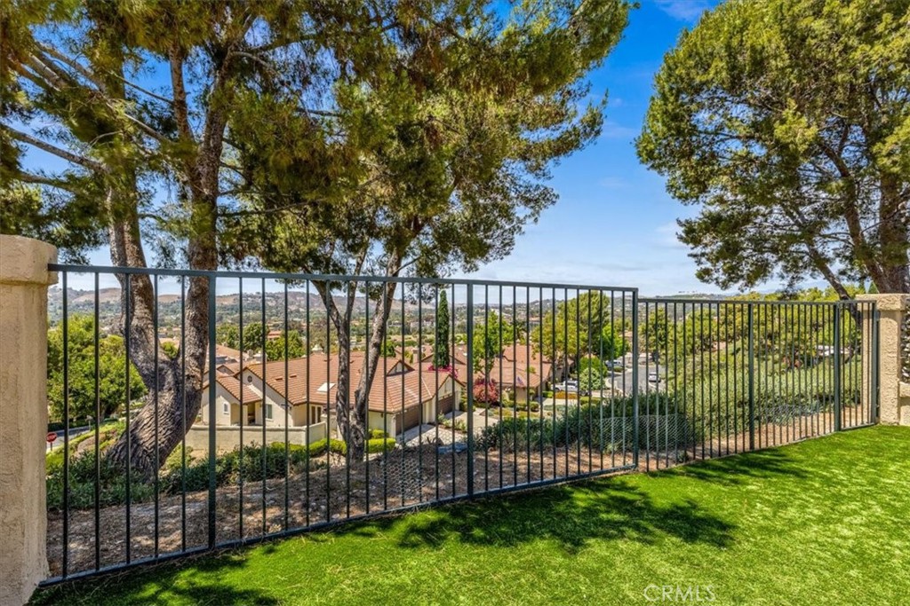 27355 Paseo Laguna