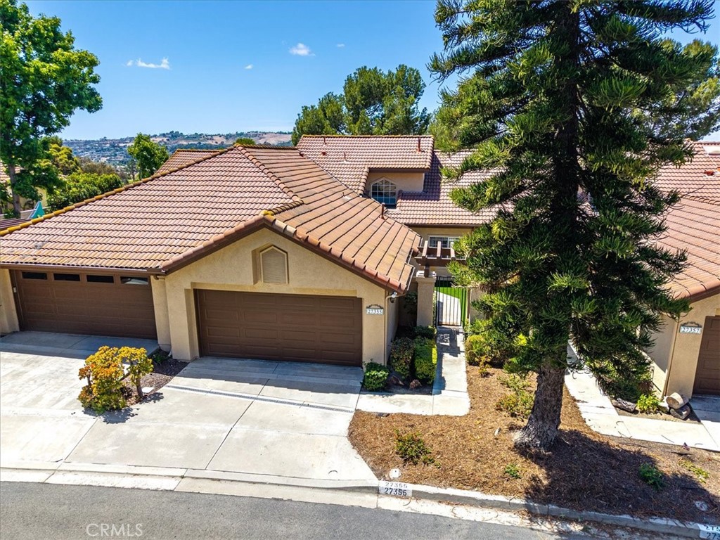 27355 Paseo Laguna