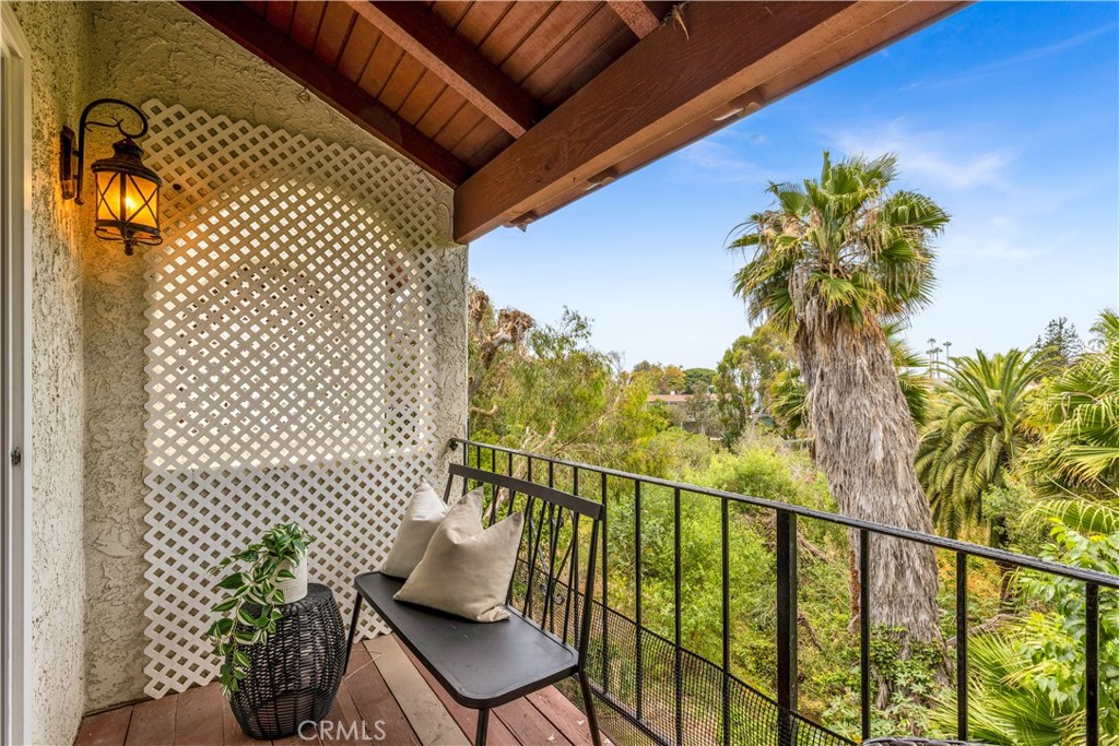 212 Avenida Montalvo E