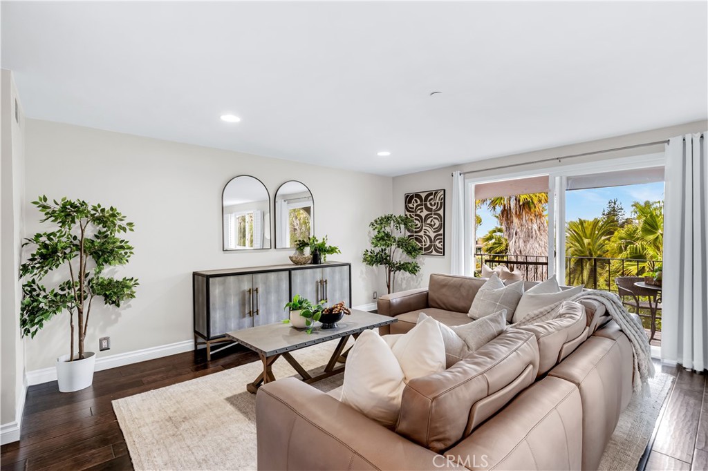 212 Avenida Montalvo E