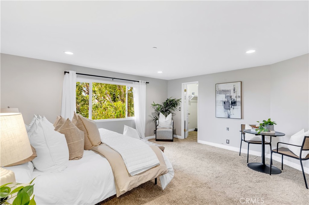 212 Avenida Montalvo E