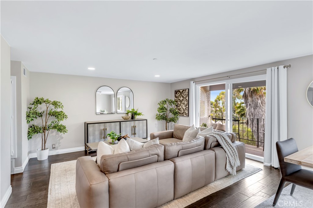 212 Avenida Montalvo E
