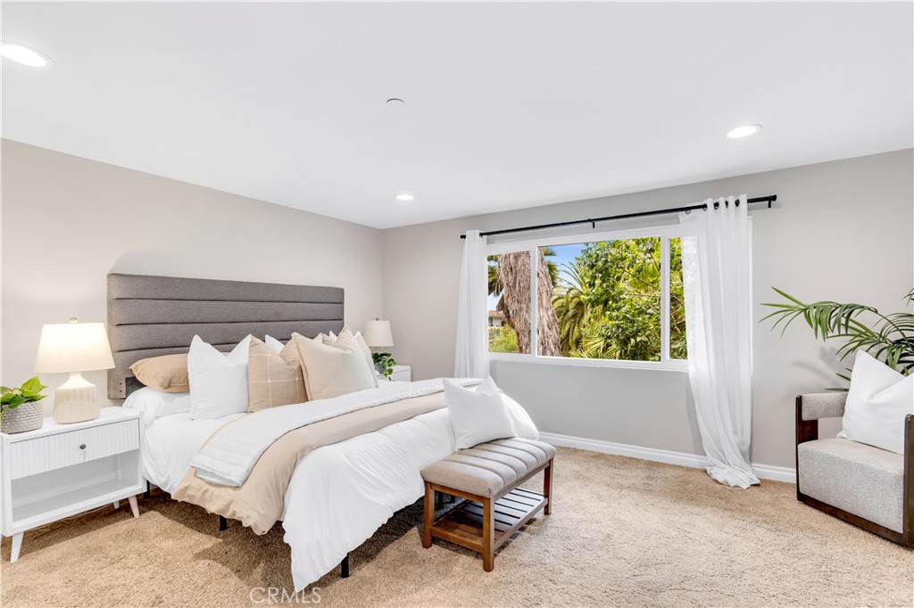 212 Avenida Montalvo E