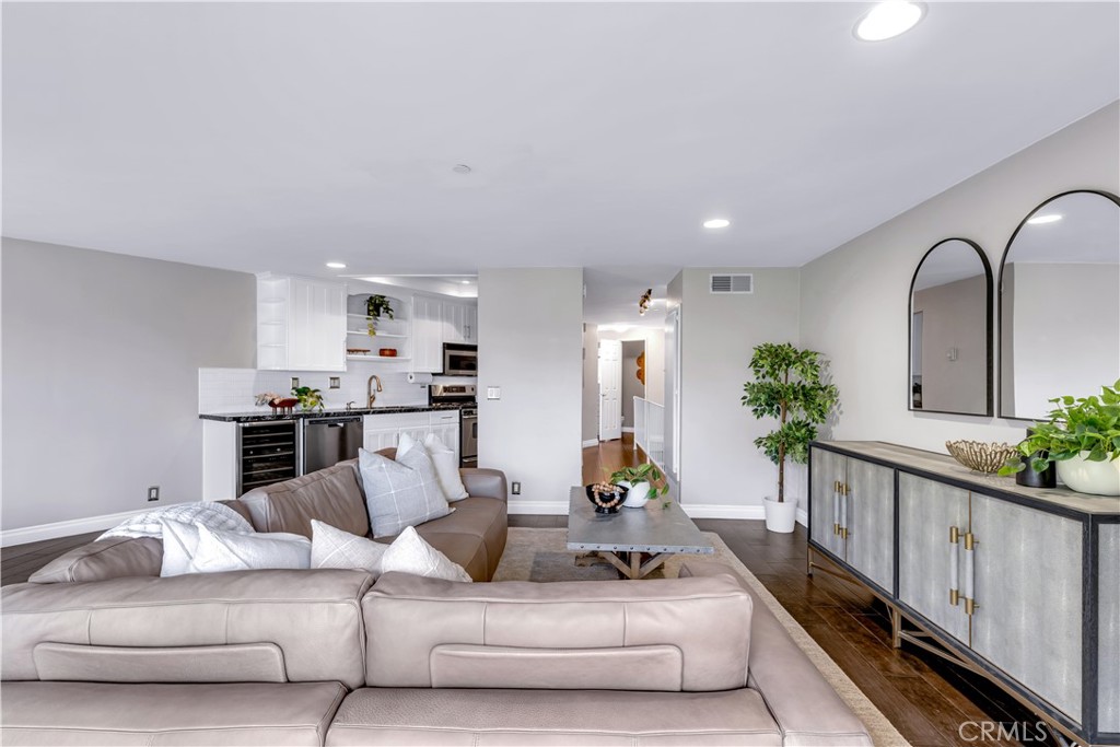 212 Avenida Montalvo E
