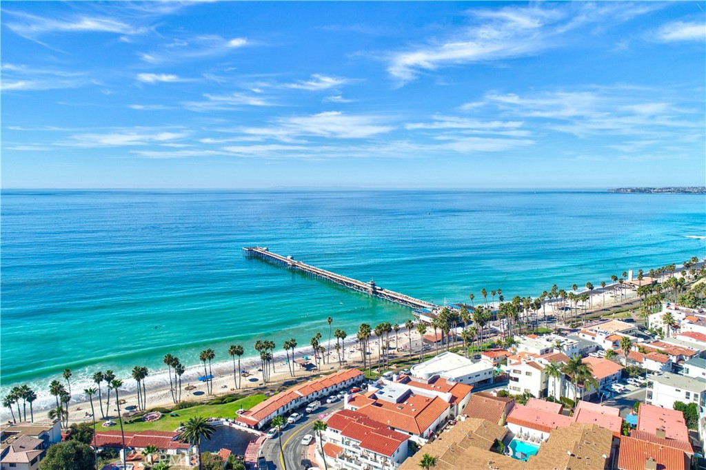 212 Avenida Montalvo E