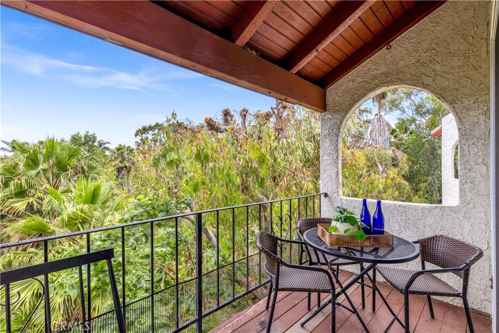 212 Avenida Montalvo E