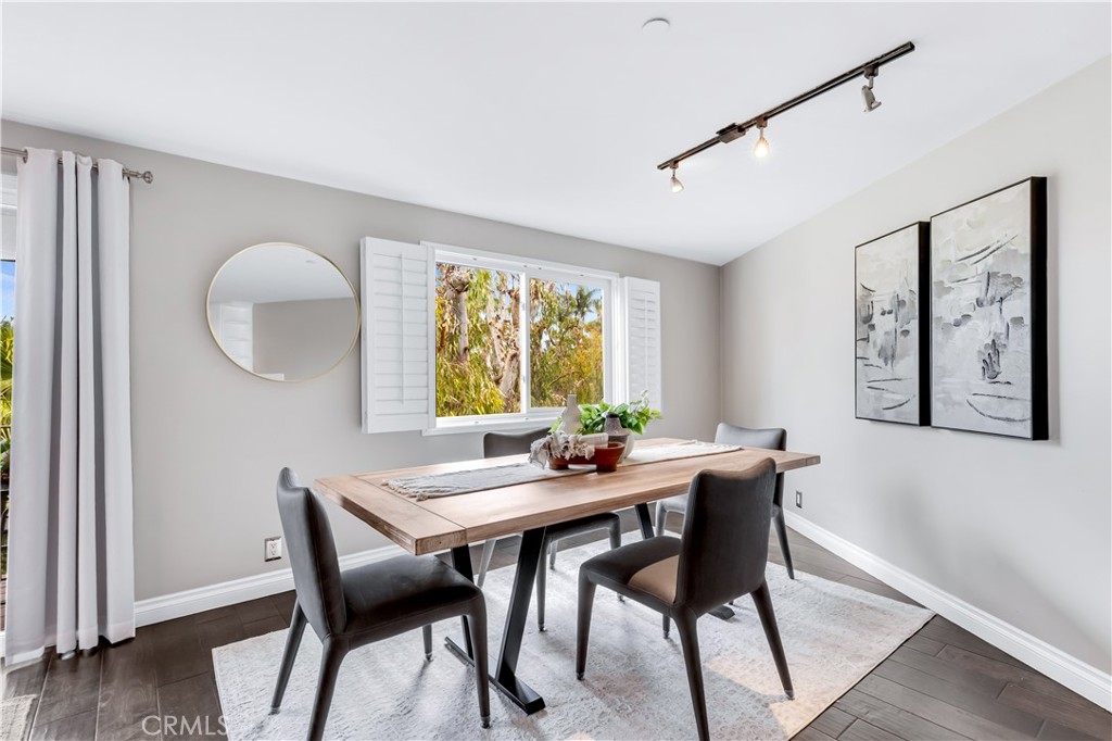 212 Avenida Montalvo E