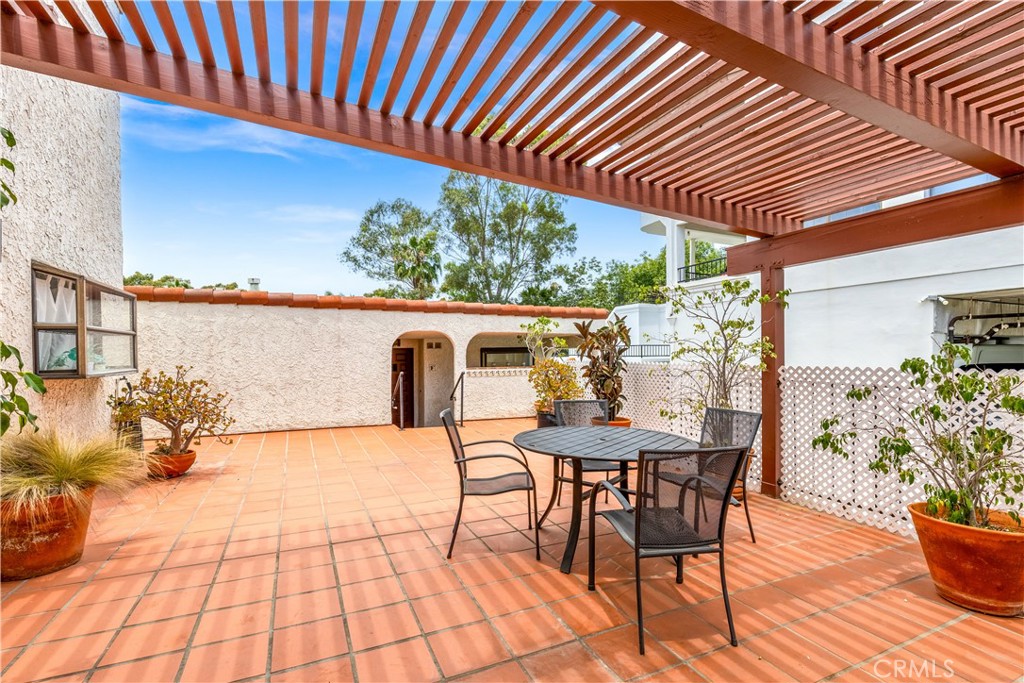 212 Avenida Montalvo E