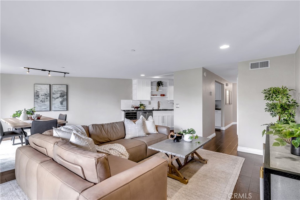 212 Avenida Montalvo E