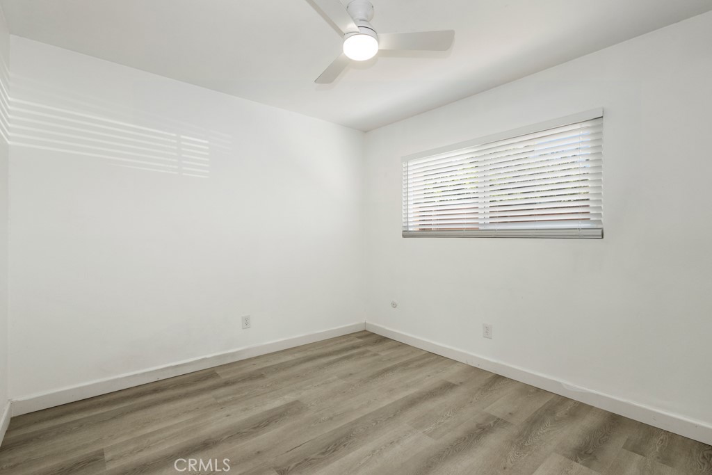 1239 E Bell