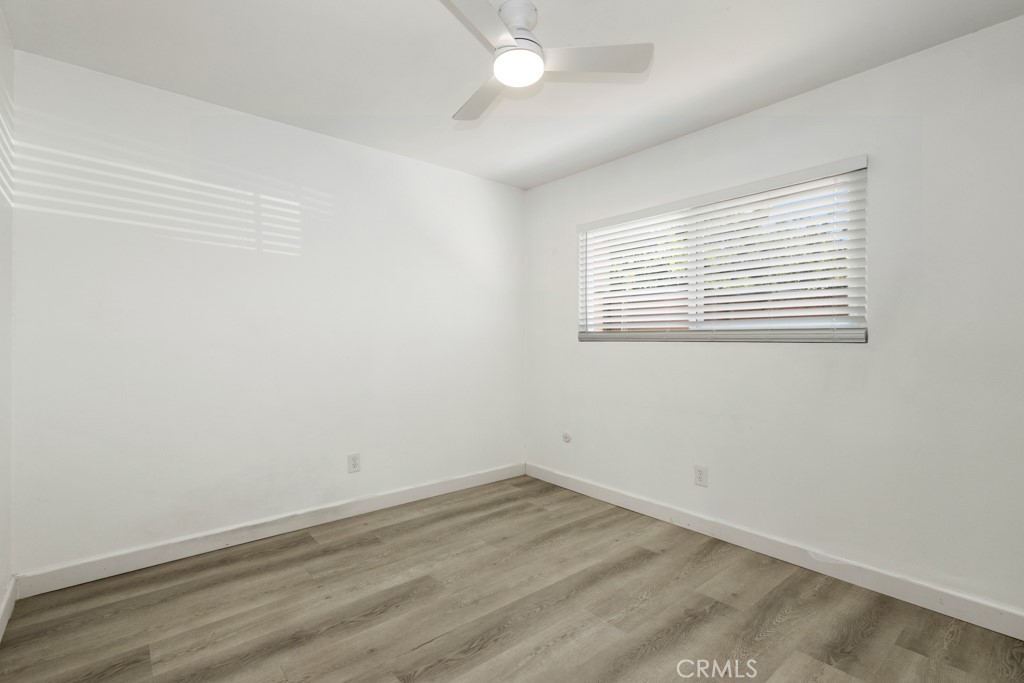 1239 E Bell