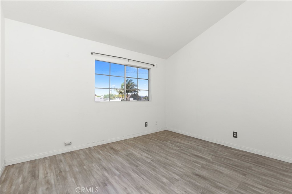1121 Obispo Avenue 304