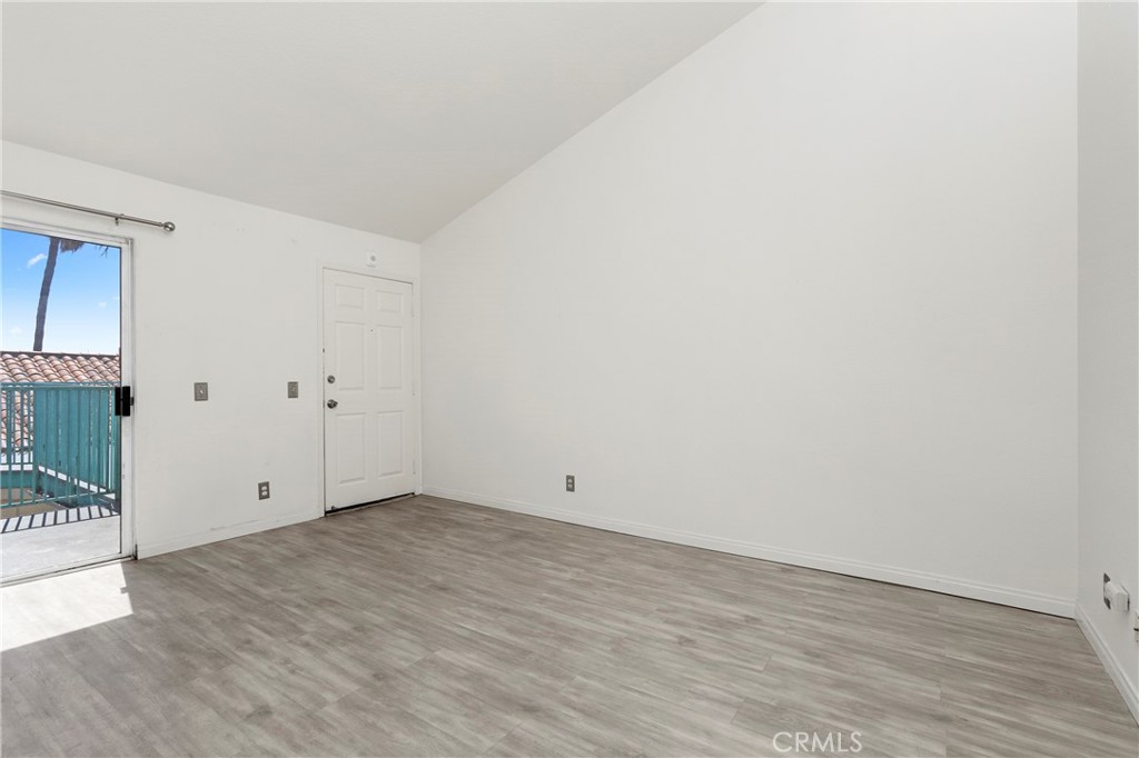1121 Obispo Avenue 304